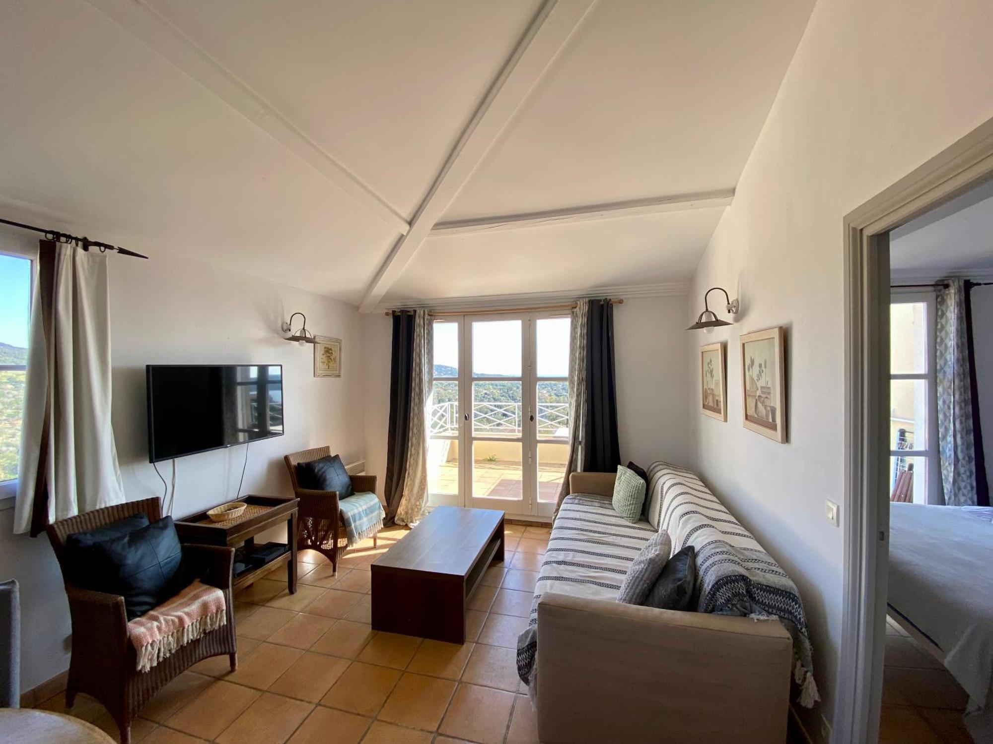 Les Restanques, Bastides Vue Golfe Saint Tropez Apartment Гримо Екстериор снимка