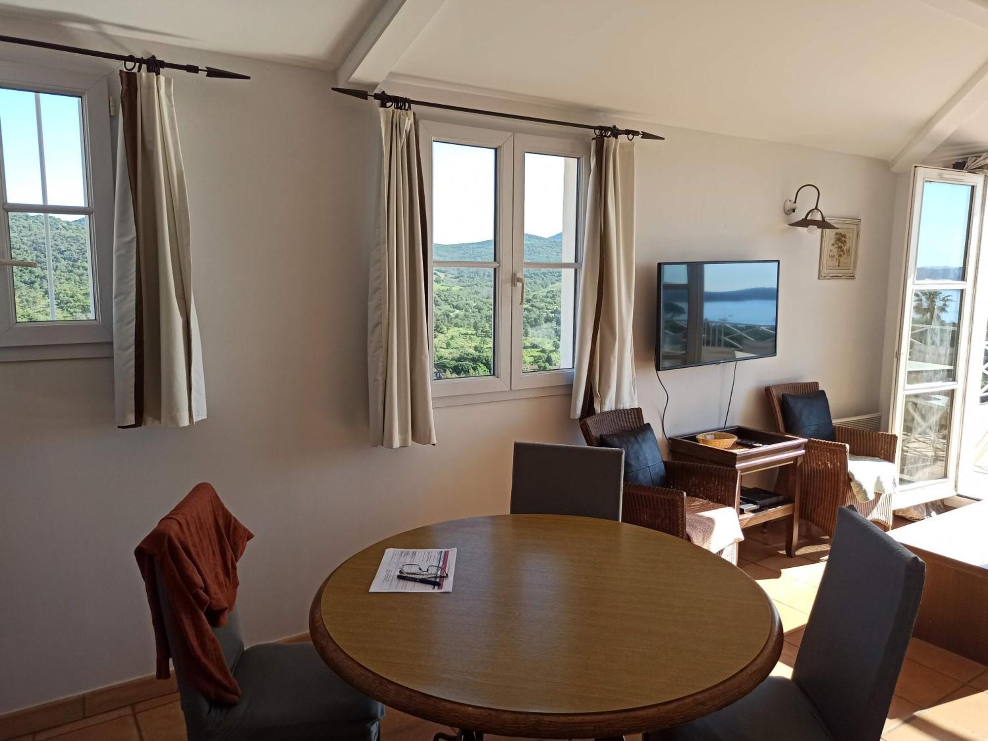 Les Restanques, Bastides Vue Golfe Saint Tropez Apartment Гримо Екстериор снимка